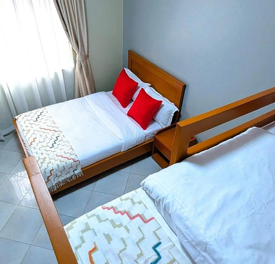 3 Bedroom Family-Friendly Apartment In Kampala Near The Mall 0*,  Uganda
