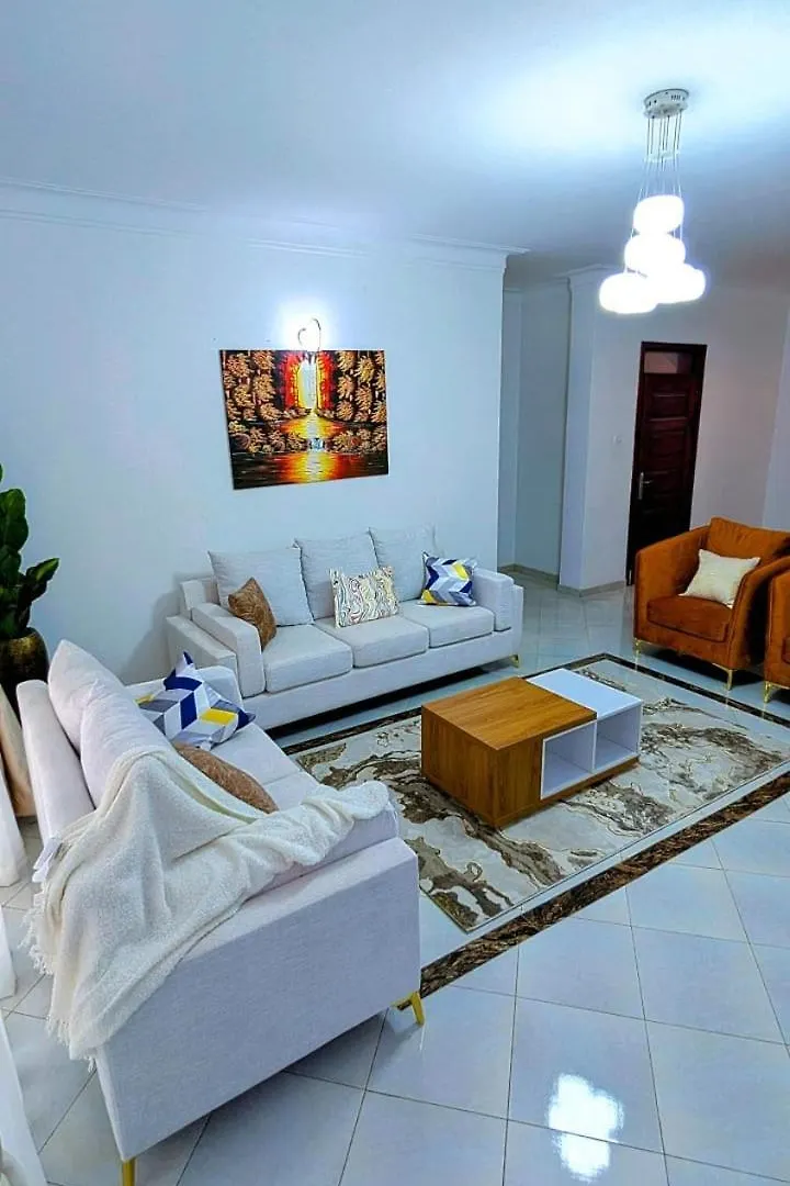 3 Bedroom Family-Friendly Apartment In Kampala Near The Mall